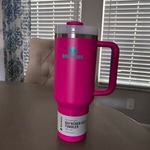 Stanley Pink Quencher H2.0 Tumbler with Handle